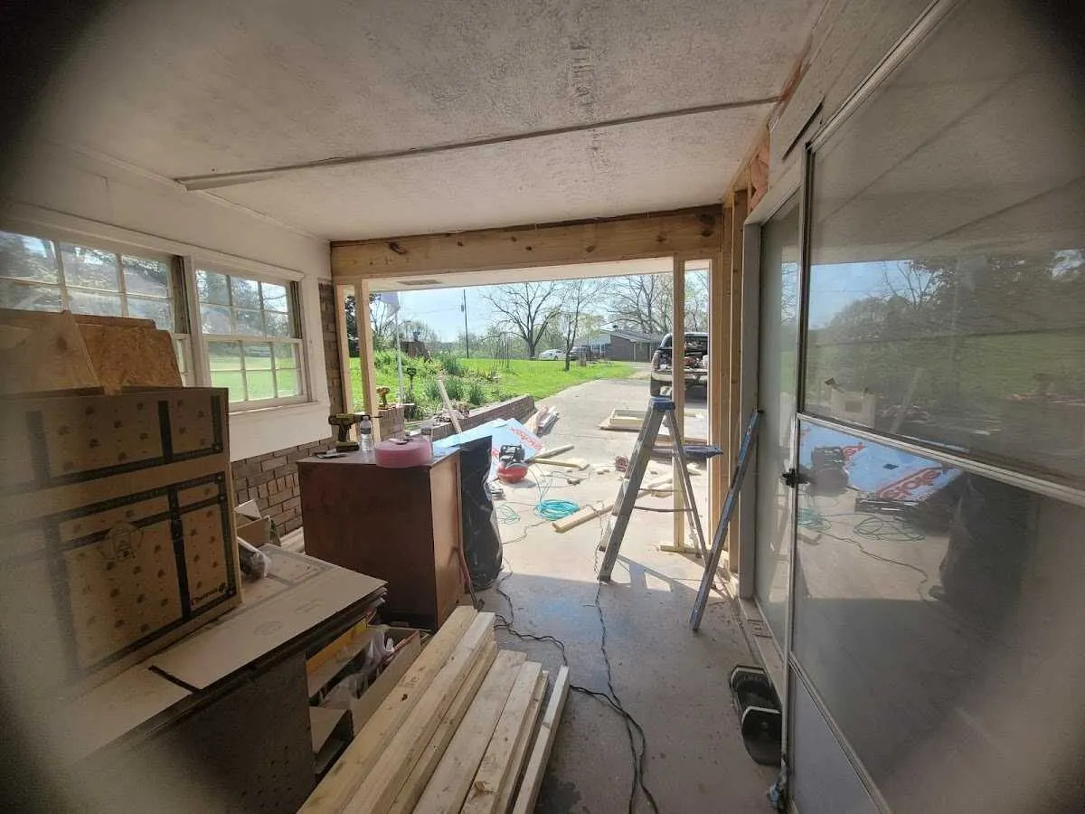 Air movers and dehumidifier for Water Mitigation Services in Wadsworth